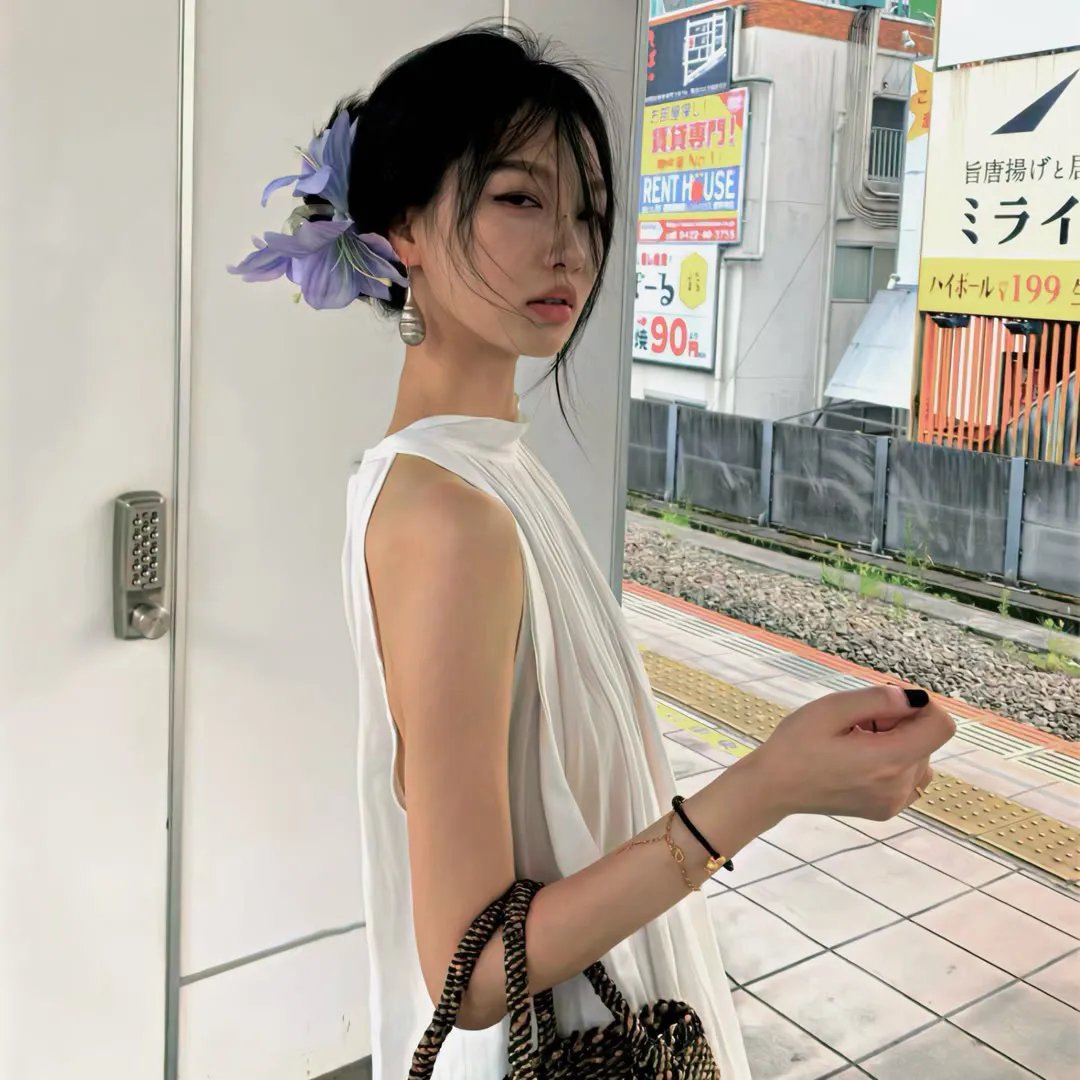 穿成白月光后被大佬宠上天